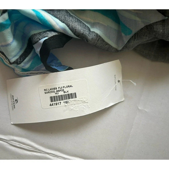 Rip Curl Ladies Floral Fiji Sarong Beach Cover-Up - Picture 5 of 5